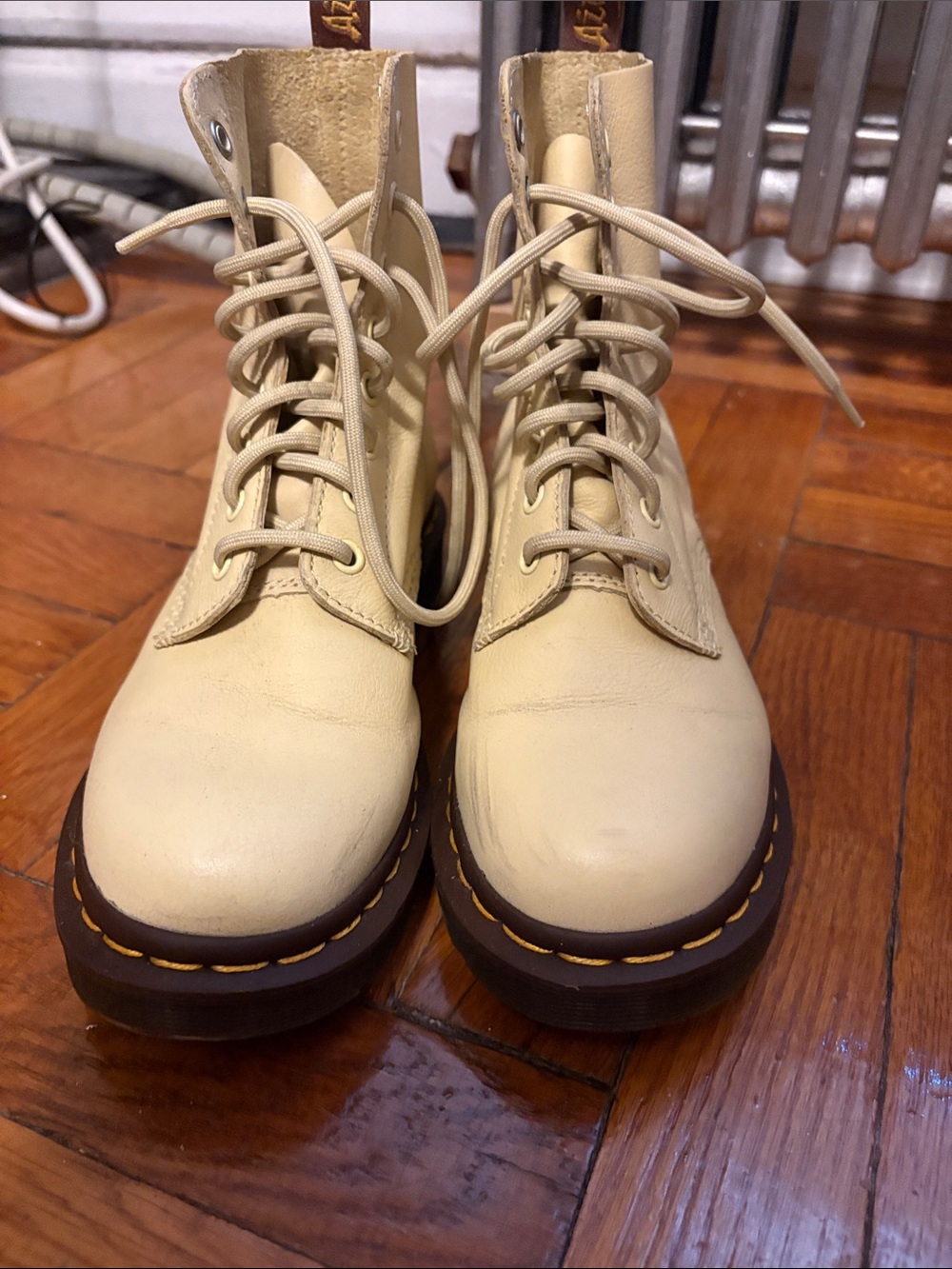 Pale yellow Dr. Martens - Picture 7 of 7